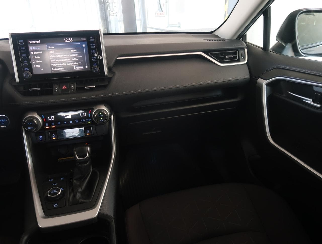 2020 Toyota RAV4 - 19
