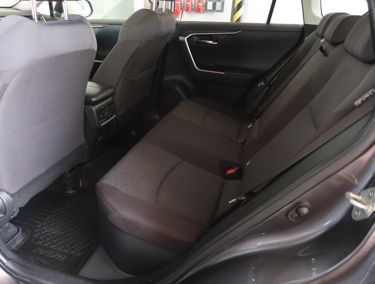 2020 Toyota RAV4 - 28