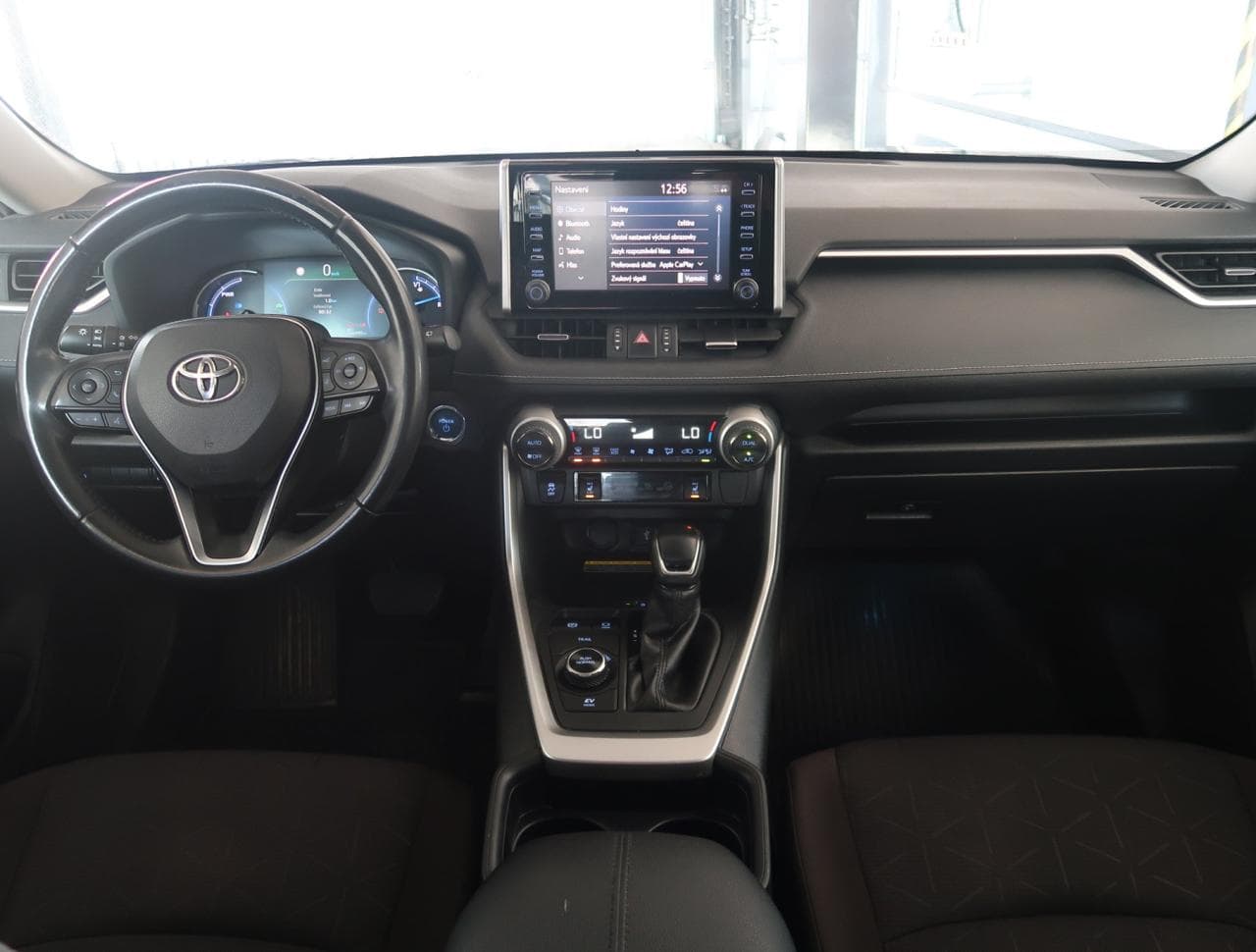 2020 Toyota RAV4 - 16