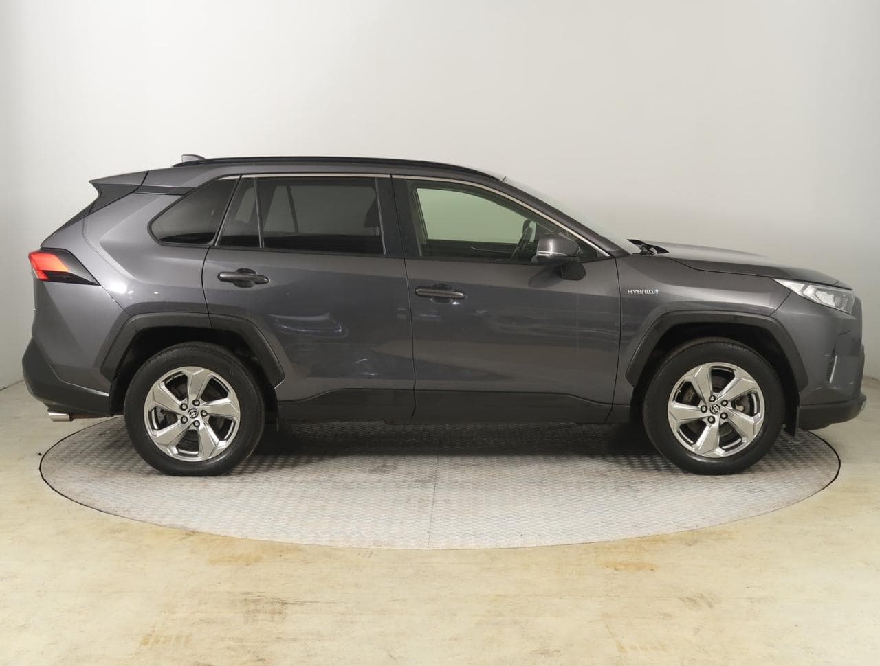 2020 Toyota RAV4 - 11