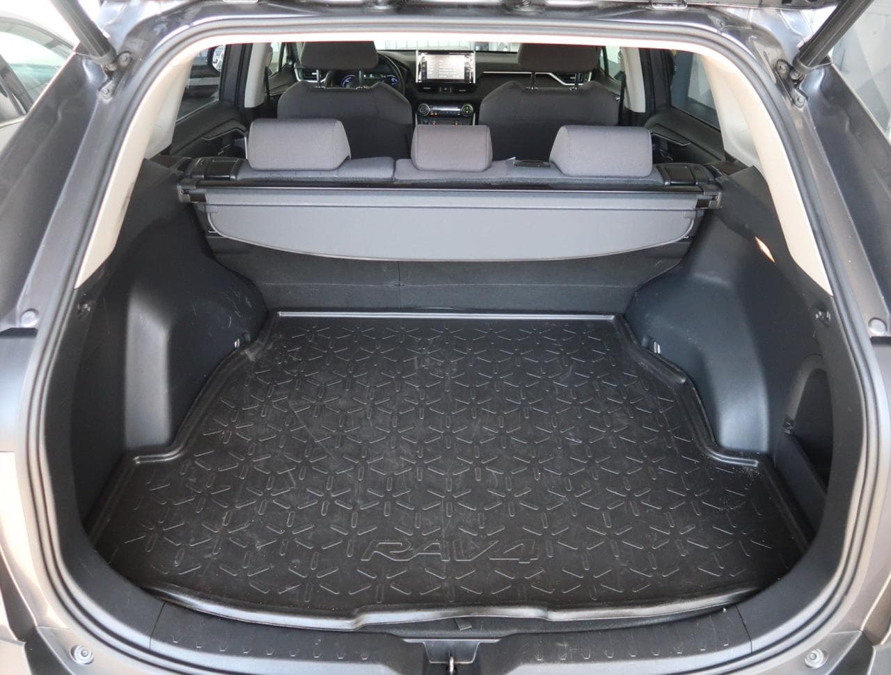 2020 Toyota RAV4 - 39
