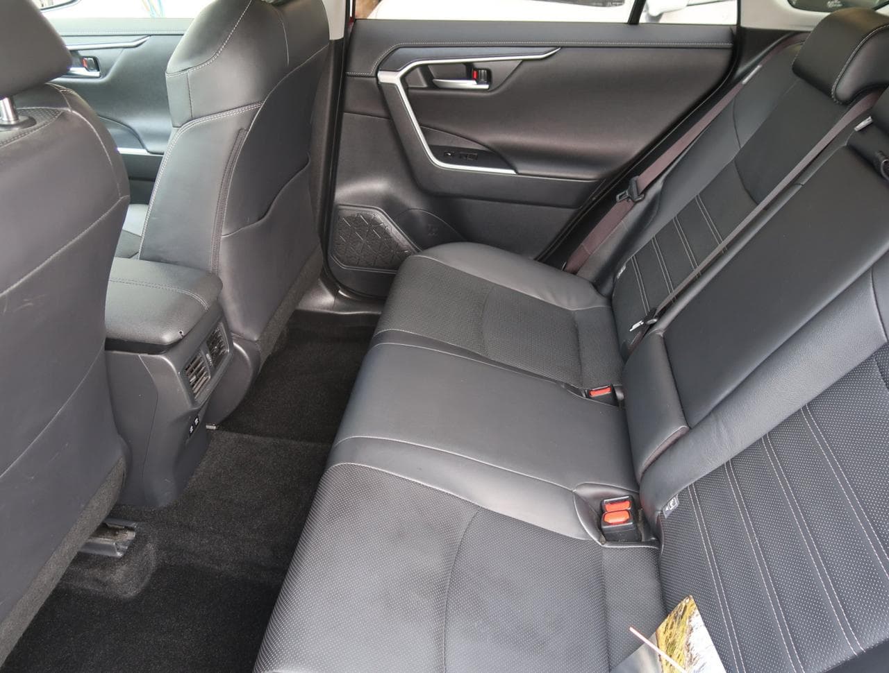2019 Toyota RAV4 - 32