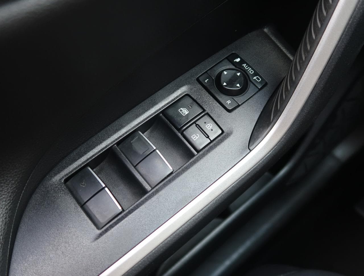 2019 Toyota RAV4 - 44