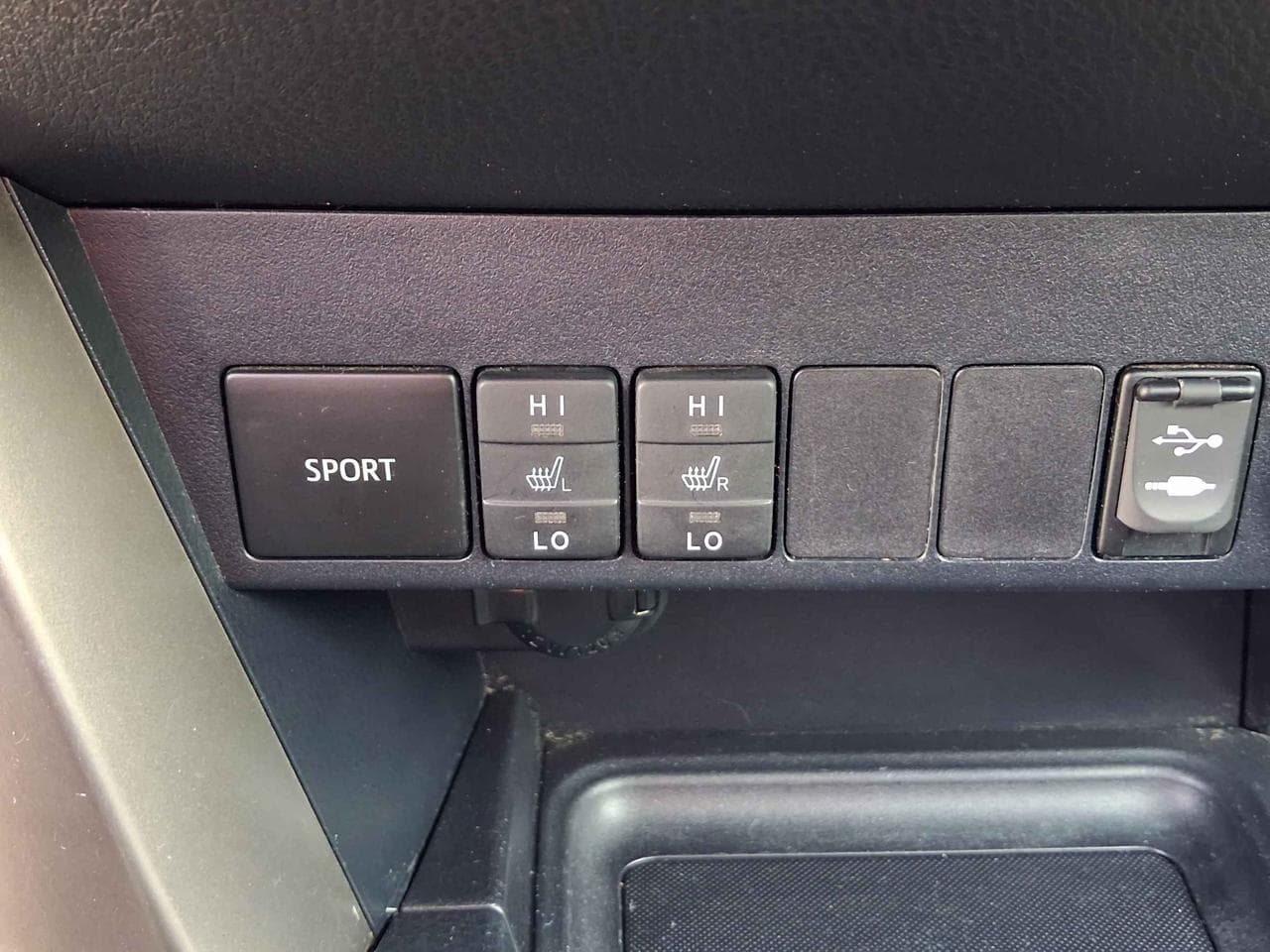 2014 Toyota RAV4 - 35