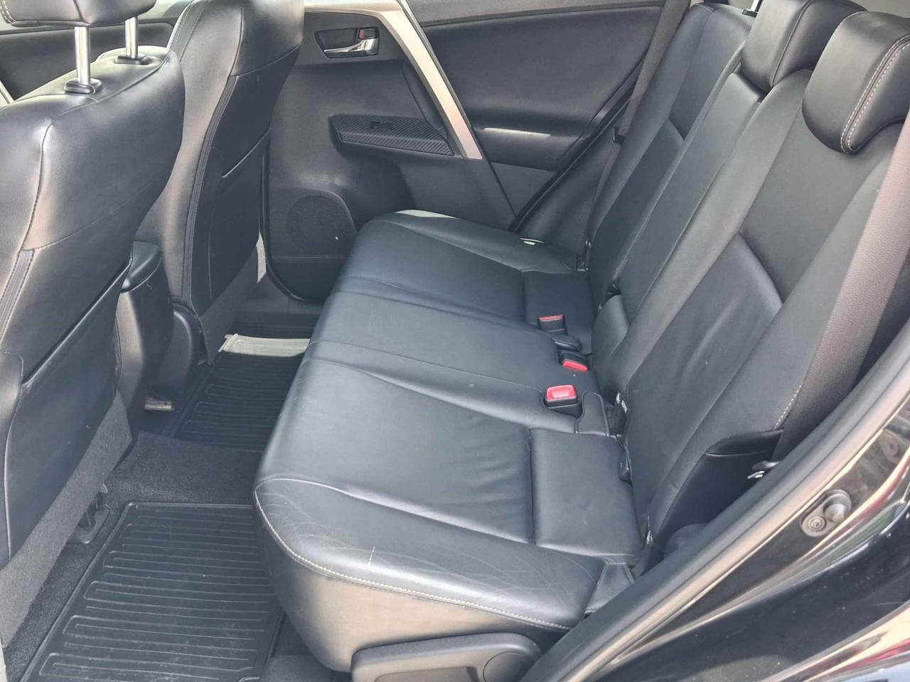 2014 Toyota RAV4 - 11