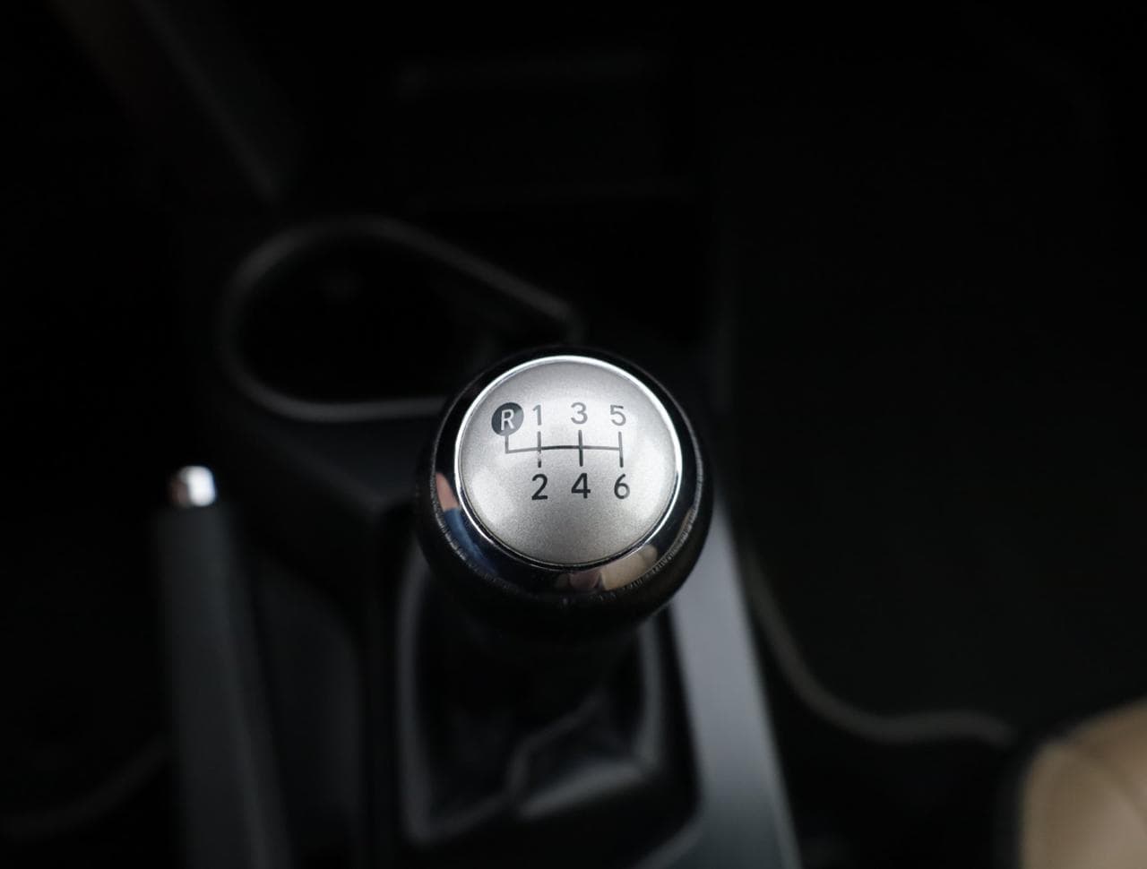 2017 Toyota RAV4 - 38