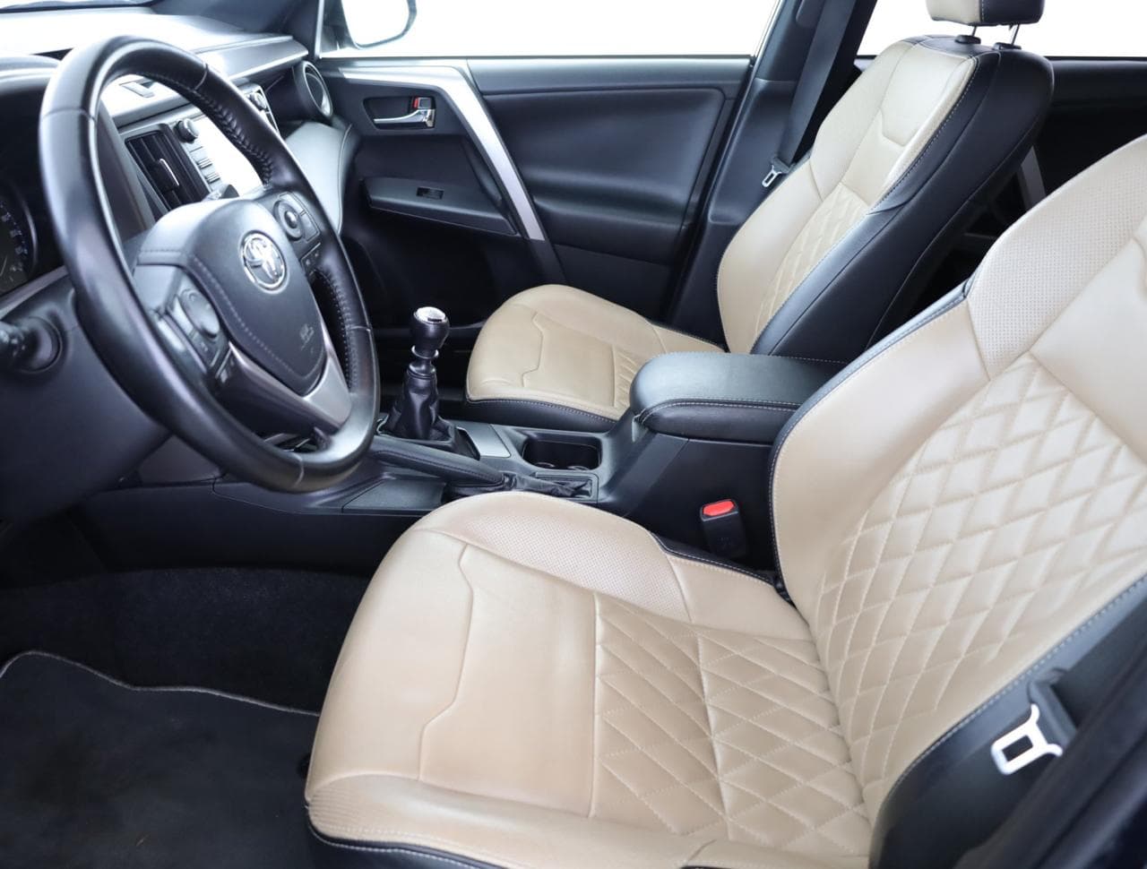 2017 Toyota RAV4 - 25