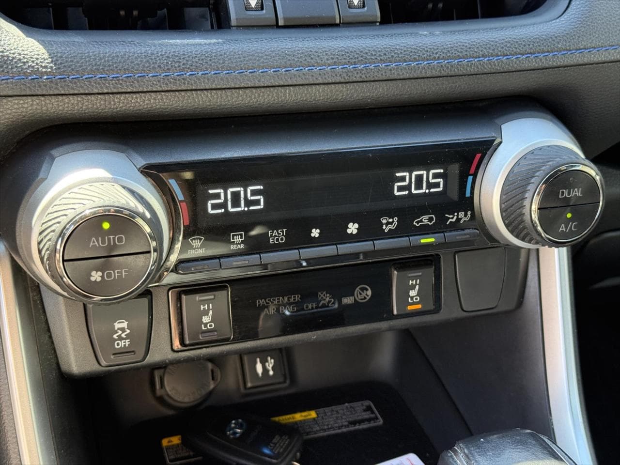 2019 Toyota RAV4 - 25