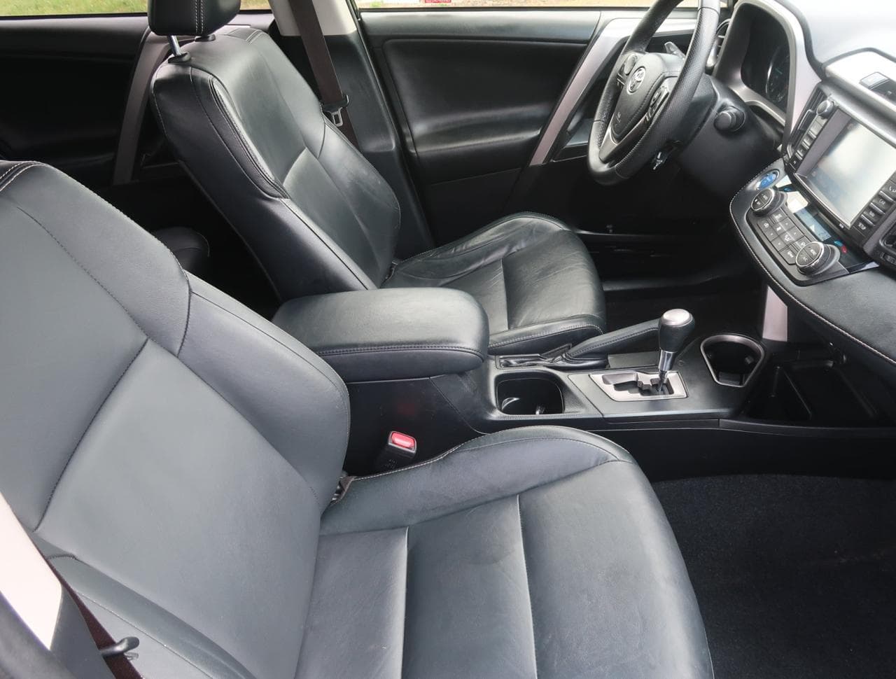 2017 Toyota RAV4 - 12