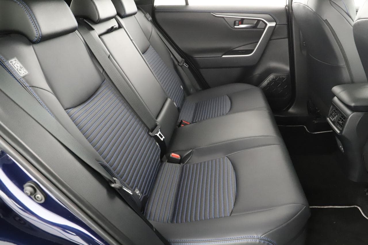 2025 Toyota RAV4 - 11