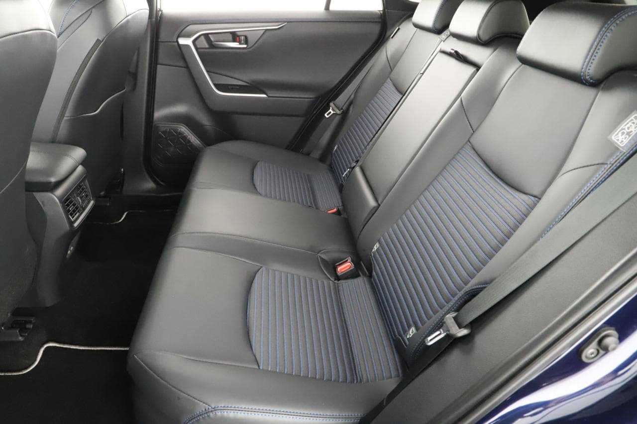2025 Toyota RAV4 - 12