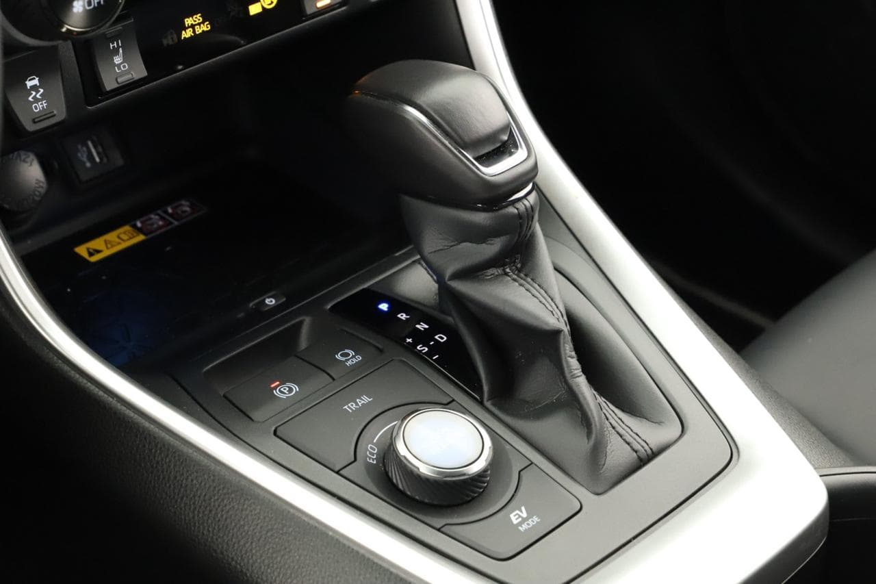 2025 Toyota RAV4 - 16