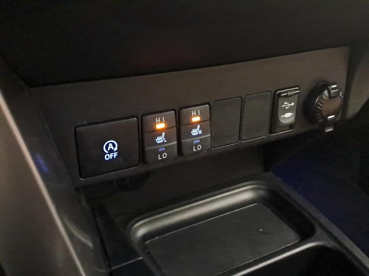 2018 Toyota RAV4 - 18
