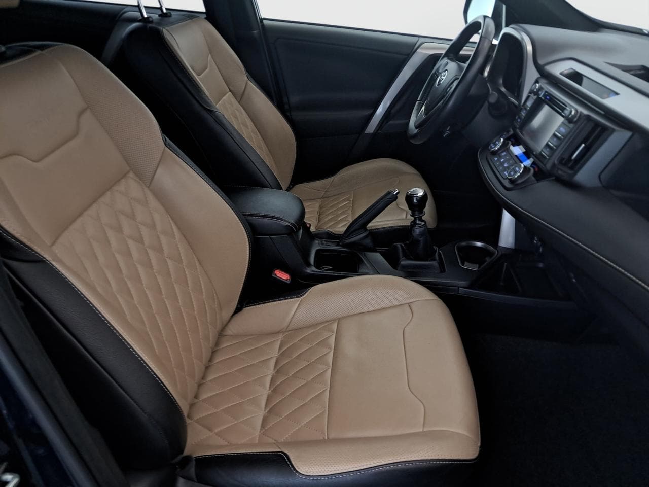 2018 Toyota RAV4 - 12