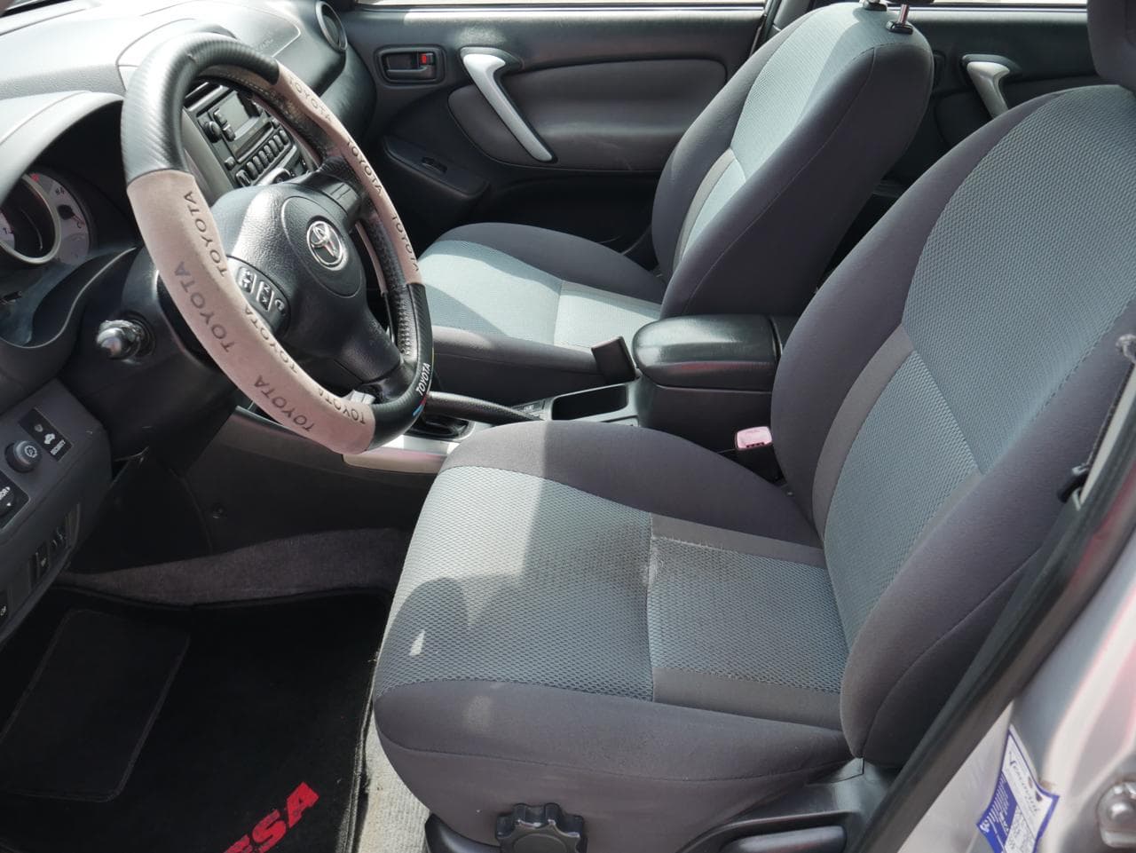 2005 Toyota RAV4 - 9