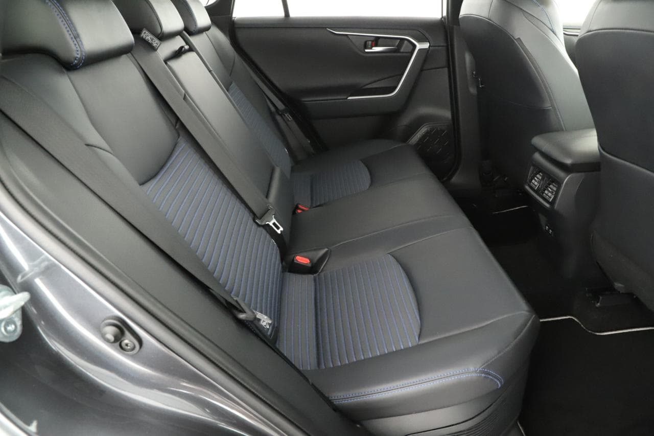 2020 Toyota RAV4 - 11