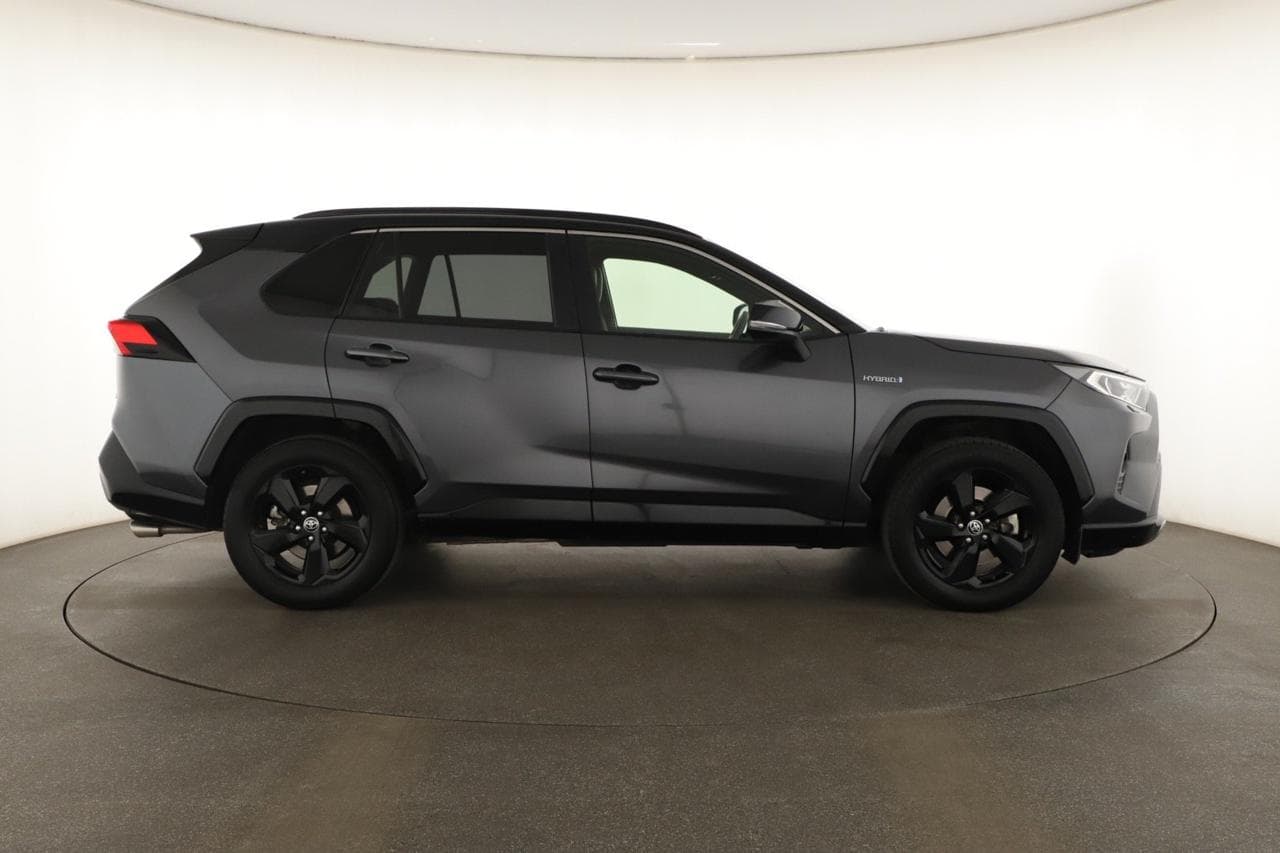 2020 Toyota RAV4 - 8