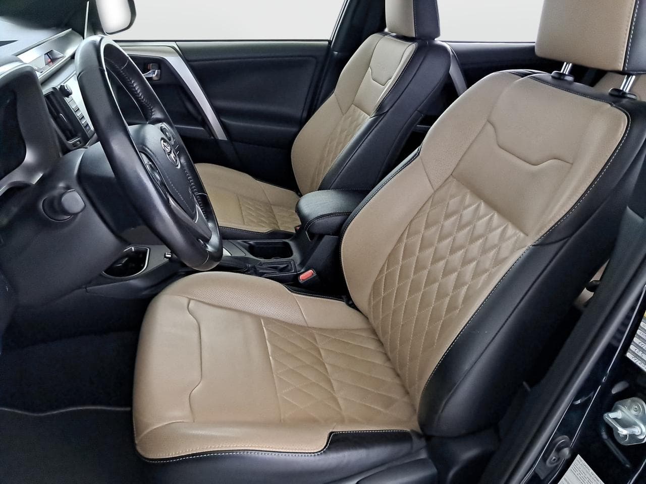 2017 Toyota RAV4 - 16