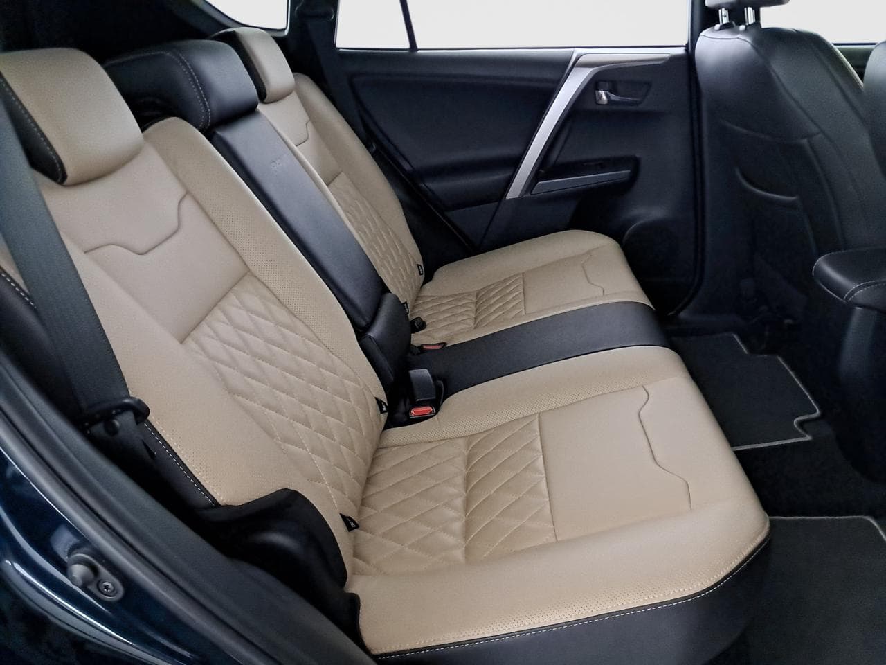 2017 Toyota RAV4 - 13