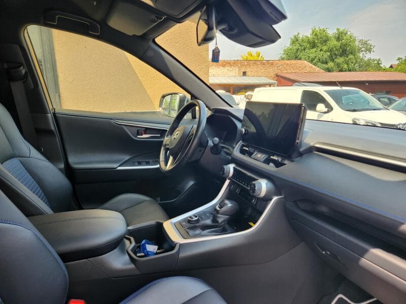 2024 Toyota RAV4 - 9