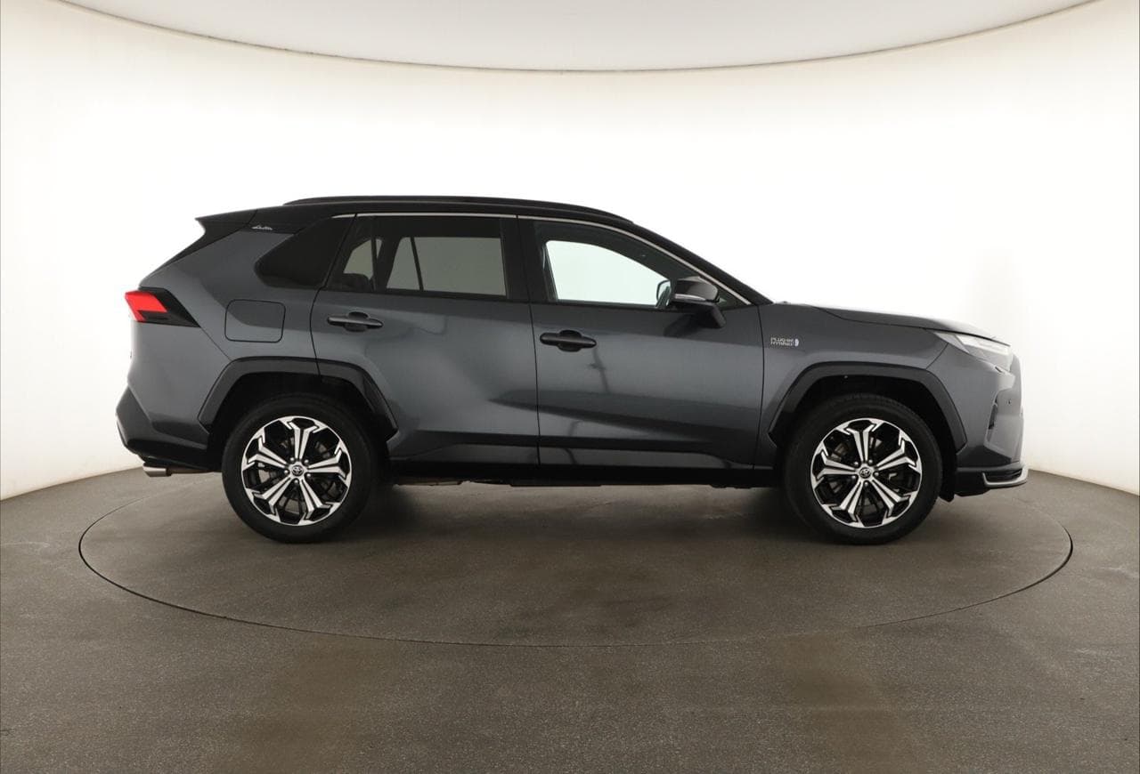 2022 Toyota RAV4 - 8