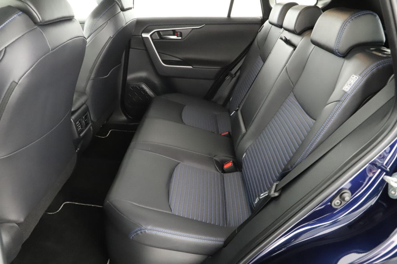 2025 Toyota RAV4 - 12