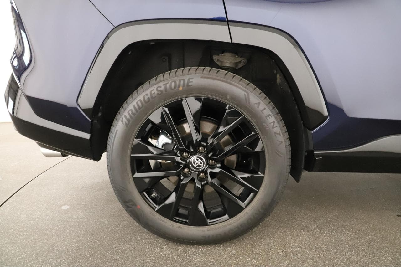 2025 Toyota RAV4 - 18
