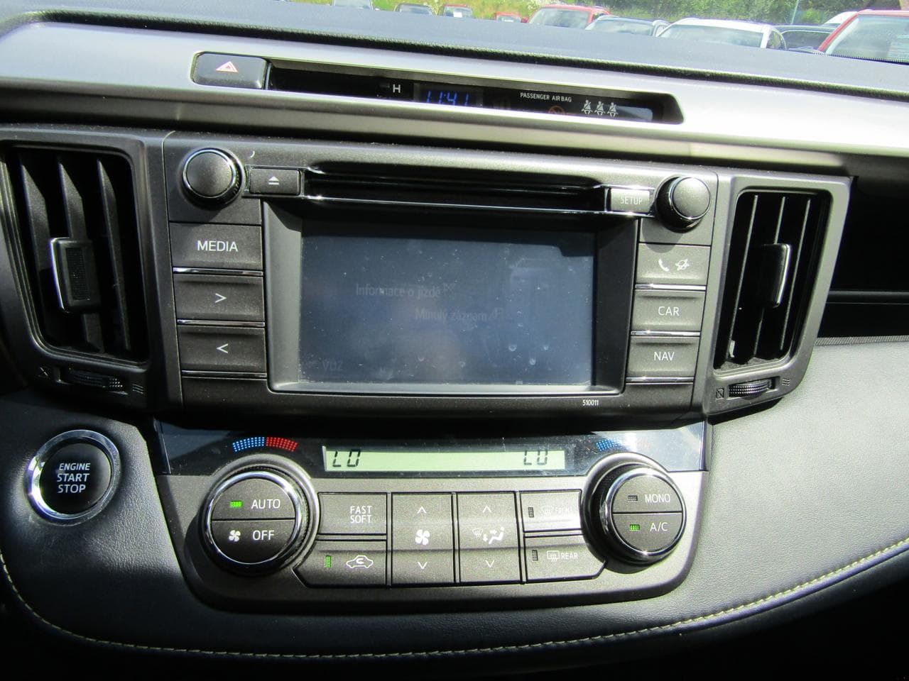 2014 Toyota RAV4 - 11