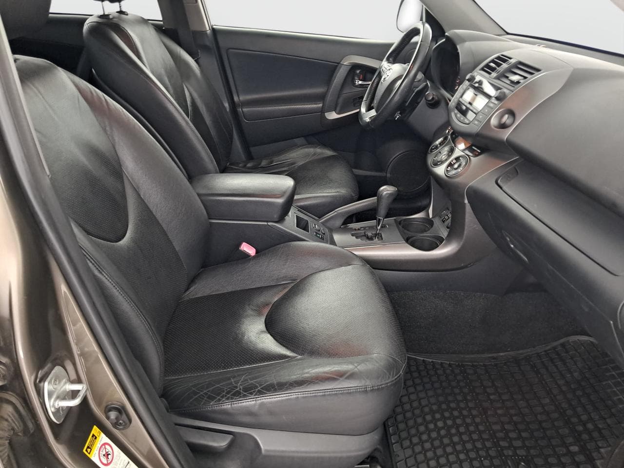 2009 Toyota RAV4 - 12