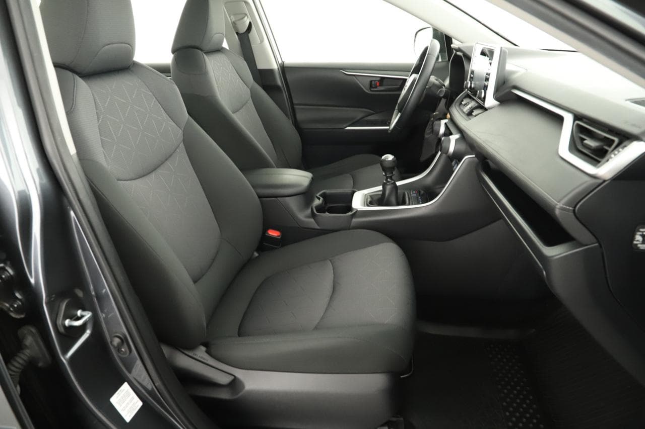 2019 Toyota RAV4 - 19