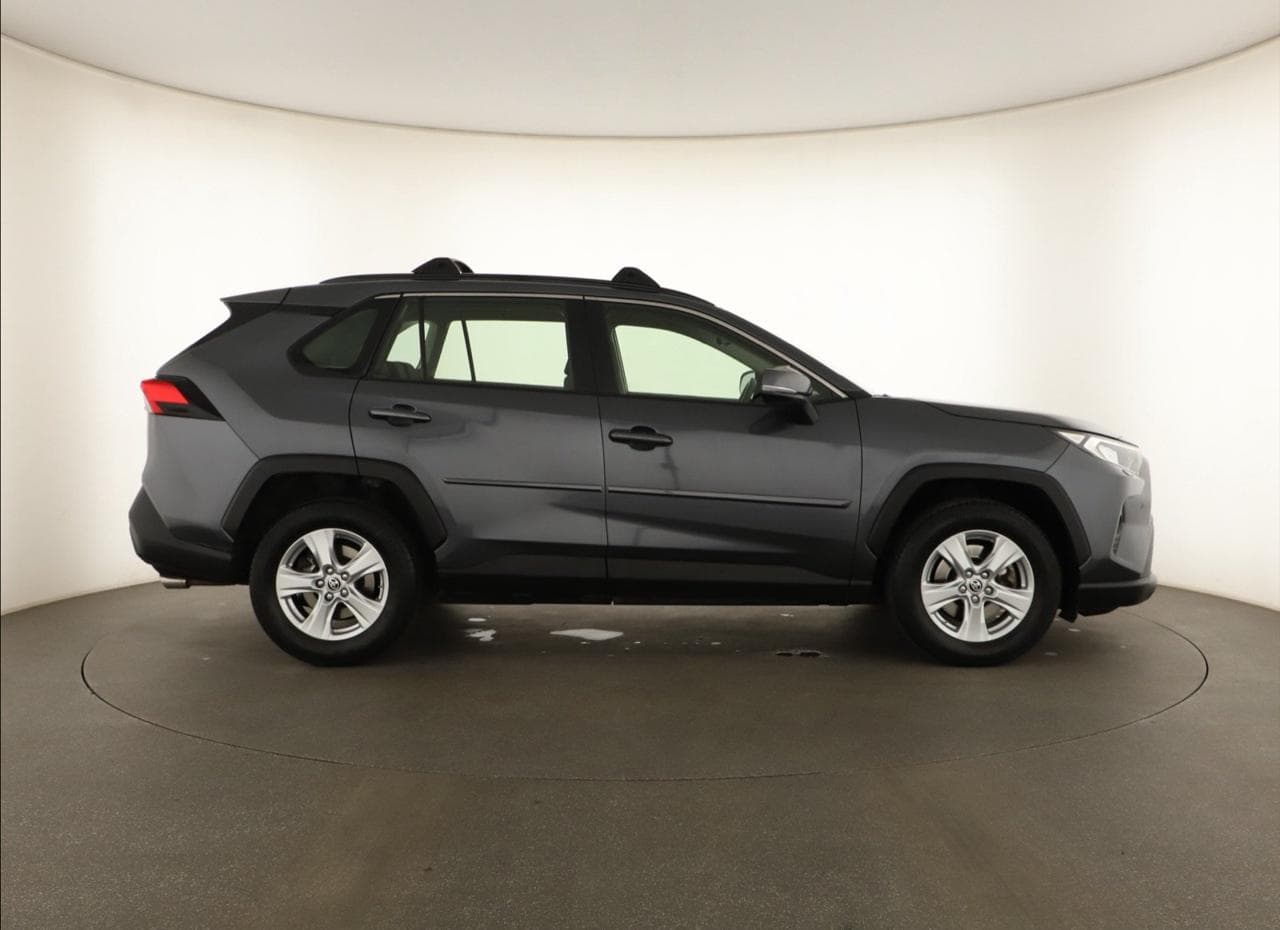 2019 Toyota RAV4 - 8