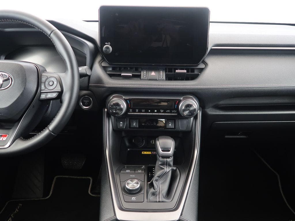 2025 Toyota RAV4 - 18