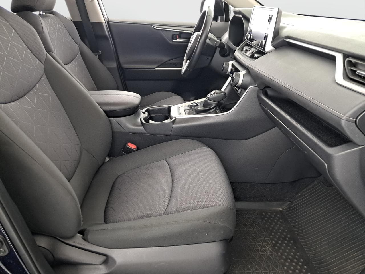 2020 Toyota RAV4 - 12