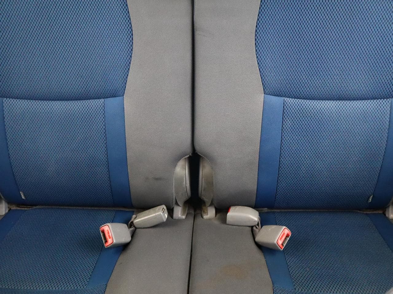 2003 Toyota RAV4 - 12