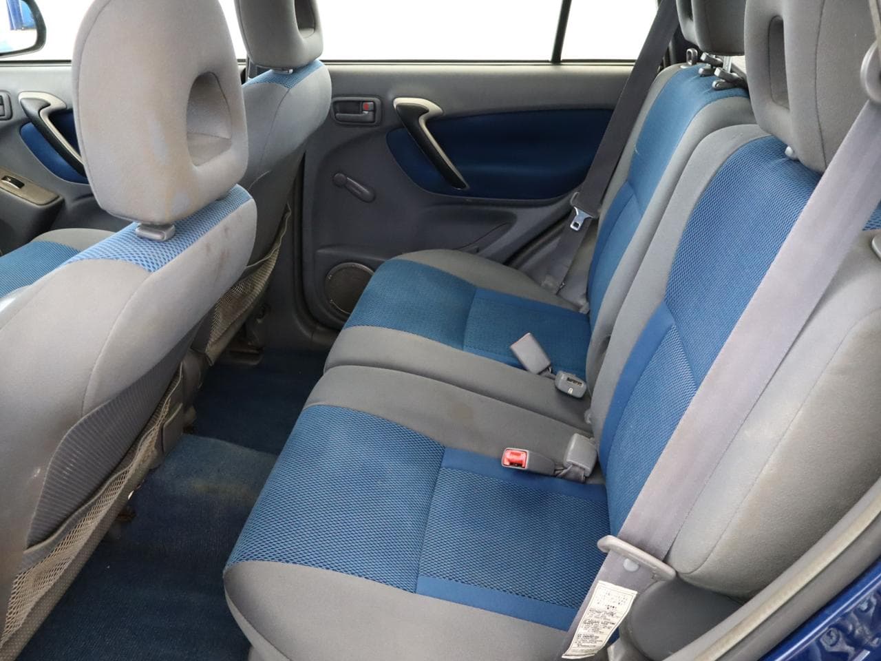 2003 Toyota RAV4 - 13