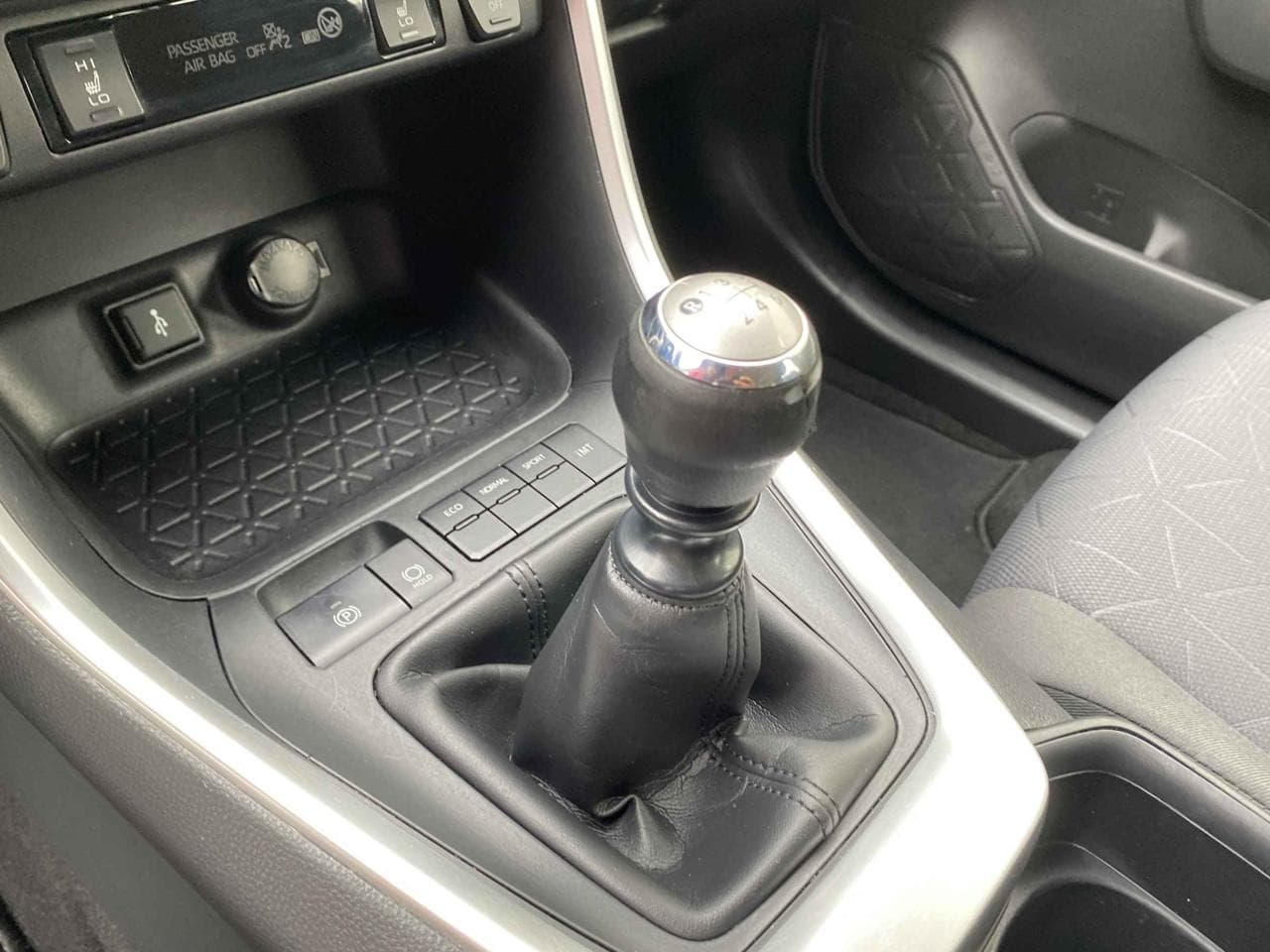 2021 Toyota RAV4 - 15