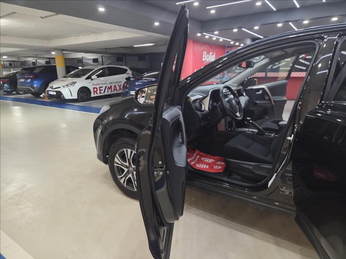 2016 Toyota RAV4 - 14