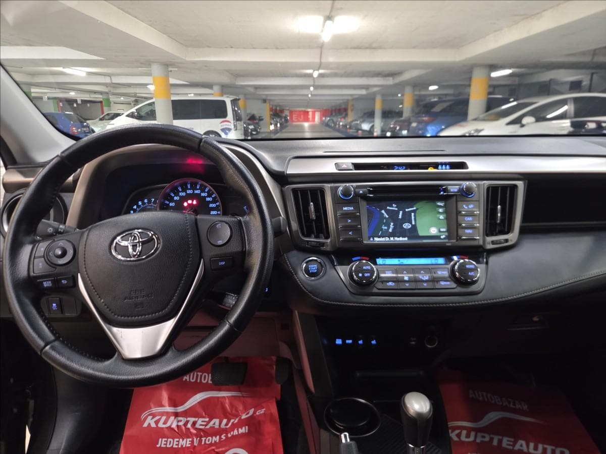 2016 Toyota RAV4 - 6