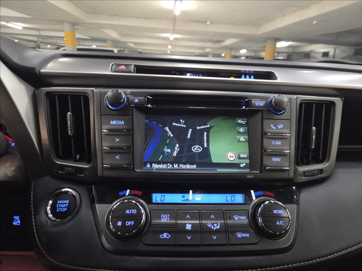 2016 Toyota RAV4 - 9