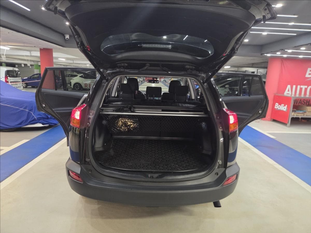 2016 Toyota RAV4 - 19