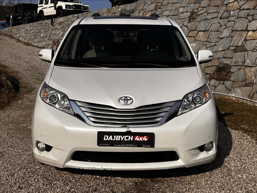 2013 Toyota SIENNA - 2