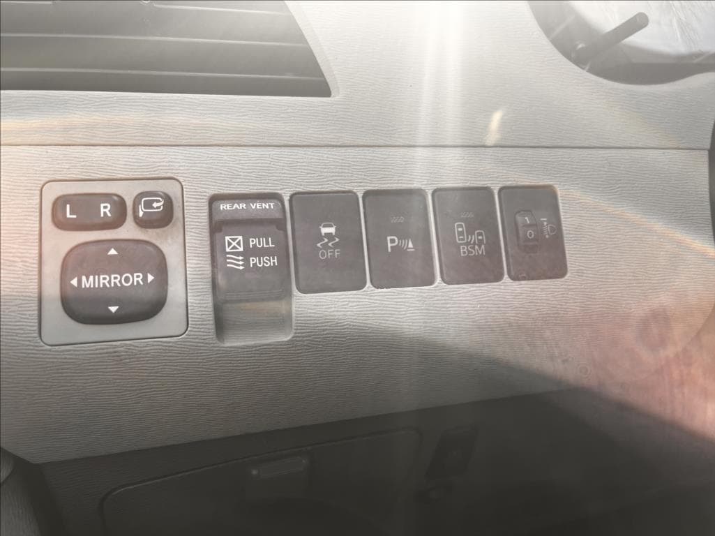 2013 Toyota SIENNA - 16