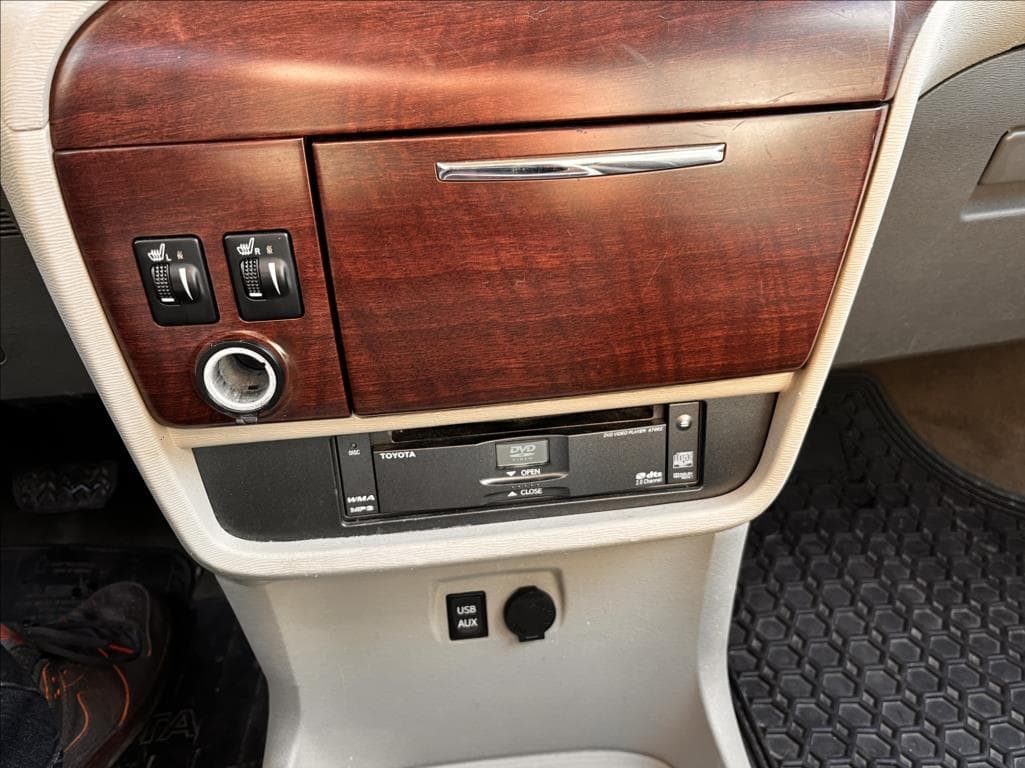 2013 Toyota SIENNA - 14