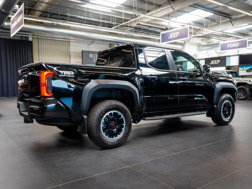2024 Toyota Tacoma - 6