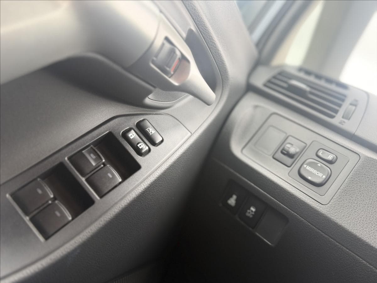 2009 Toyota VERSO - 18