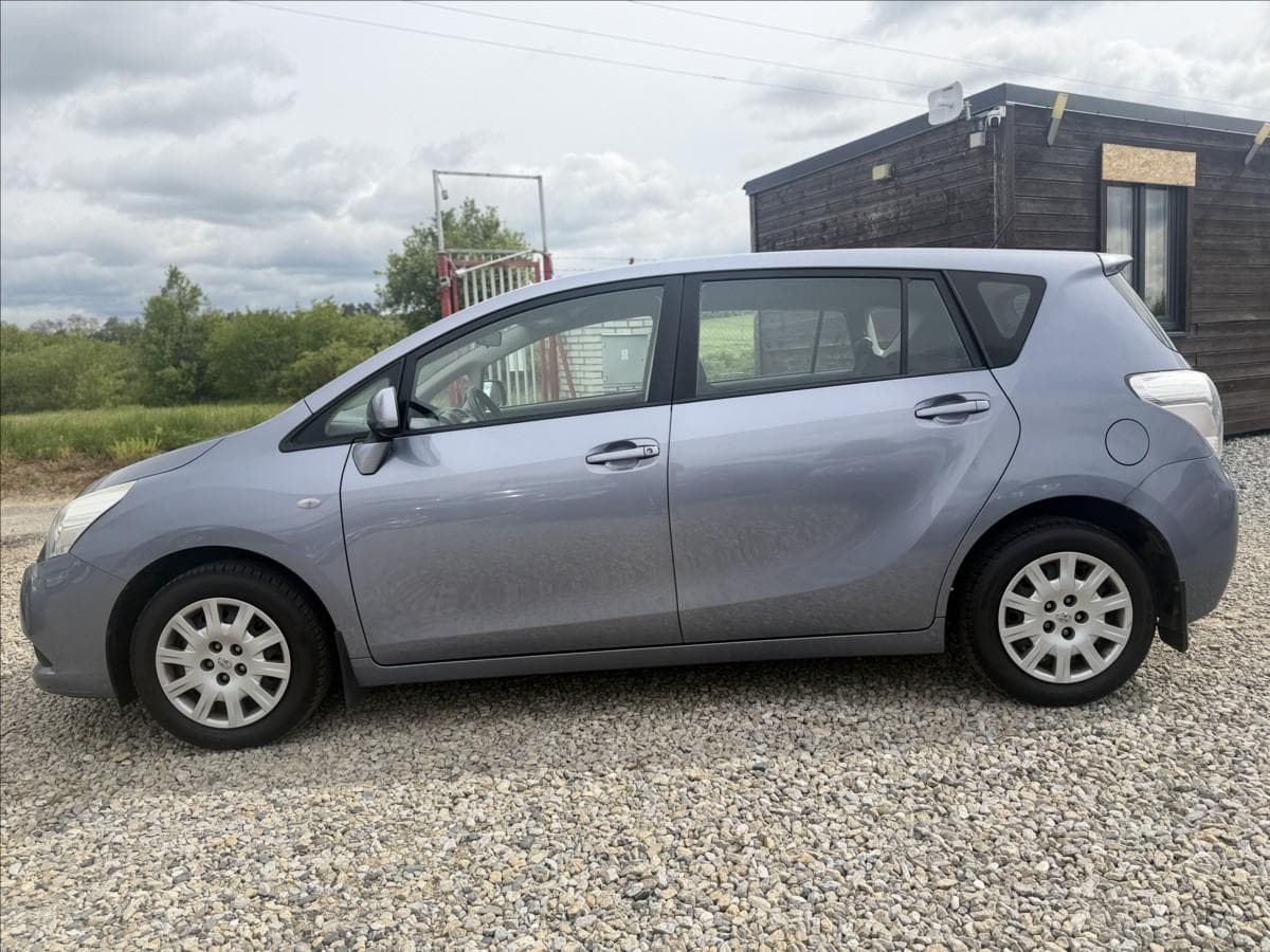 2009 Toyota VERSO - 8