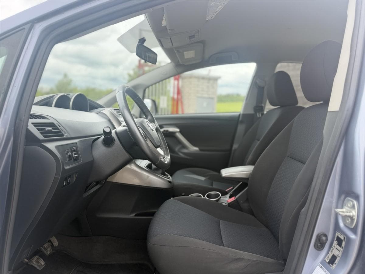 2009 Toyota VERSO - 9