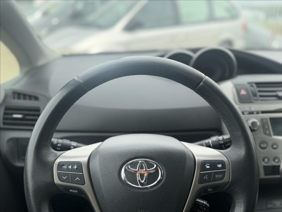 2009 Toyota VERSO - 13