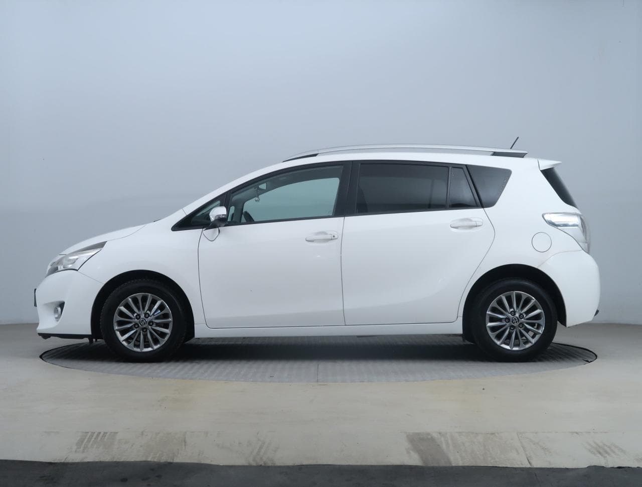 2016 Toyota Verso - 4