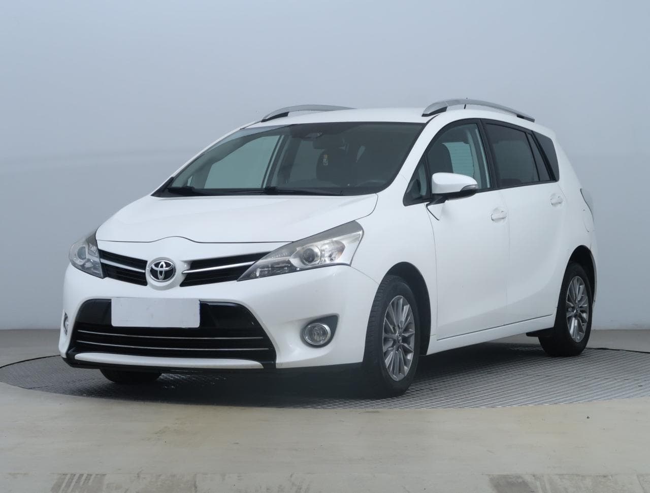 2016 Toyota Verso - 3